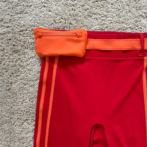 Bandier Solid & Striped Trek Belt Bag Leggings - Picture 4 of 5